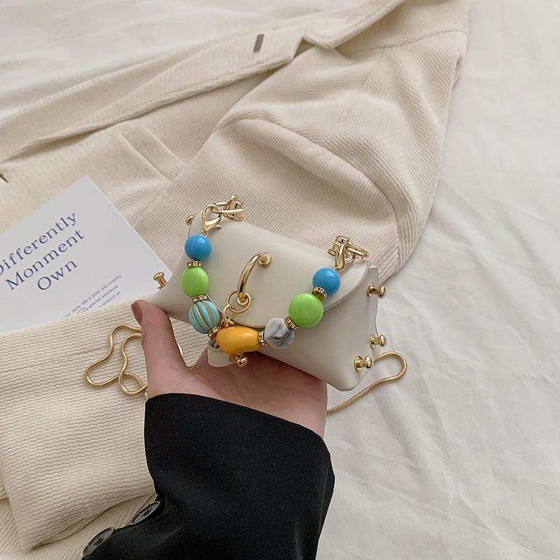 

Модная женская сумка через плечо с отделкой бисером, летняя новая сумка из искусственной кожи с небольшим клапаном под мышкой, модная сумка через плечо с цепочкой