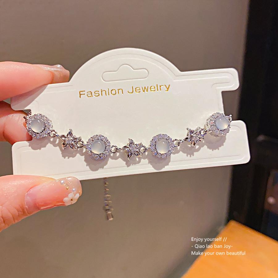 Geometric Flower Crystal Bracelet For Women Elegant Floral Jewelry Gift For Spring