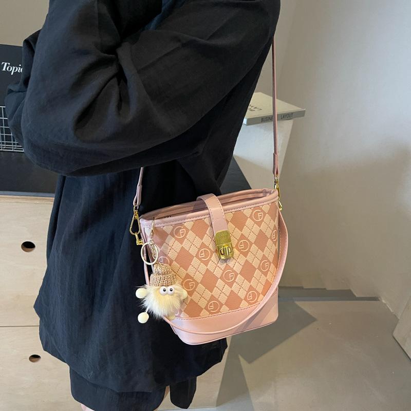 Hand Carry Versatile Women's New Fashion Shoulder Bag Casual Women's Bag