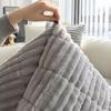 Verdicken Quilten Warm Streifen Flanell Sofakissen Wohnzimmer Sofa Handtuch Mehrzweck Sofaüberwurf Husse