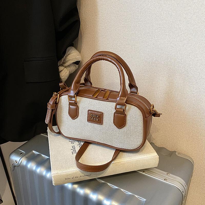 Single shoulder 2025 bowling casual retro bag niche portable winter new messenger bag women's fashion