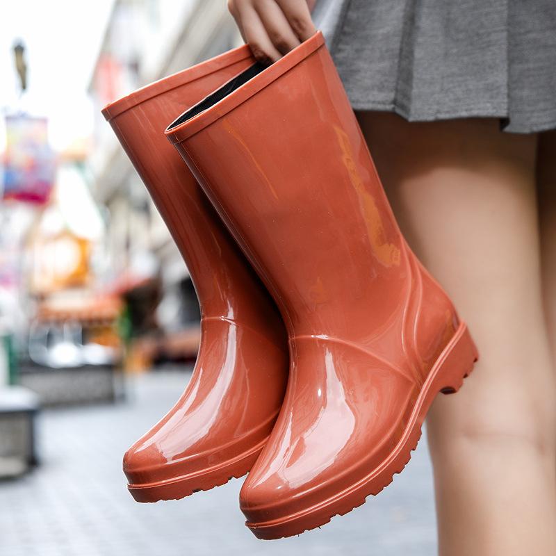 Medium tube four-season rain shoes women's warm special plastic shoes medium top non-slip water boots kitchen velvet rain boots work rubber shoes