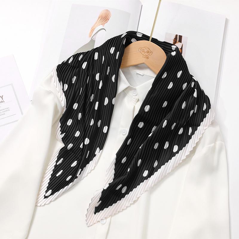 Retro Color Block Crinkled Square Scarf - 70cm Pleated Neckerchief in Imitation Silk for Women