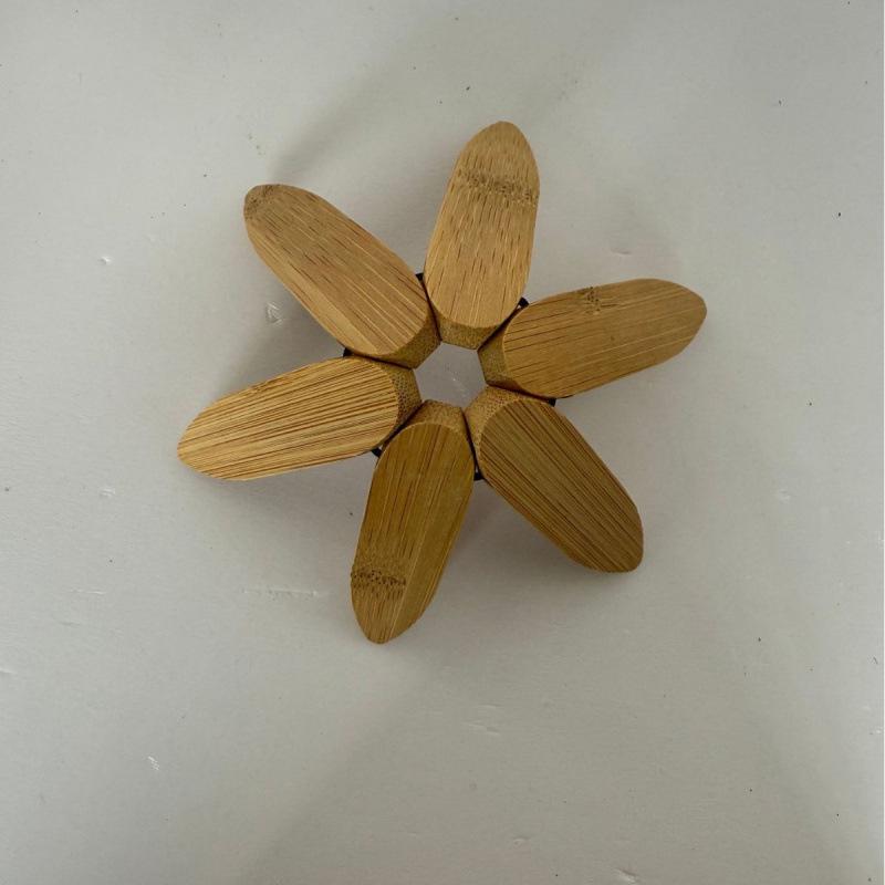 

Black Walnut Bamboo Coaster, Insulated and Heat-Resistant Christmas Ornament Tea Mat