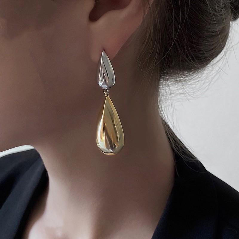 

Fashionable Women s Versatile Earrings With A High-end Temperament Hoop One Size