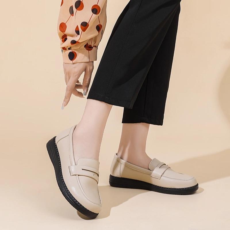 Soft-soled leather shoes versatile flat-soled new small mother dress high-end single shoes