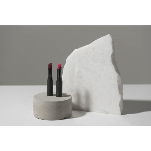 OSAJI Nuance Lipstick "Lip protection/skin-friendly, for sensitive skin, blends into the skin, does not float on the lips, rouge gloss" 2g / 16 Usuhar