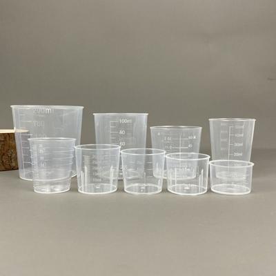 Tasse à mesurer graduée en plastique transparent 30/50/100 ml Mini éprouvettes graduées Bécher de laboratoire gradué Tasse de mélange transparente