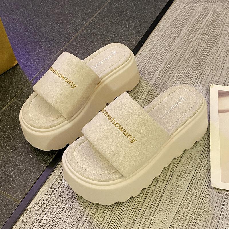 thick-soled one-word slippers for women to wear spring and summer new small casual sandals muffin heightening sandals