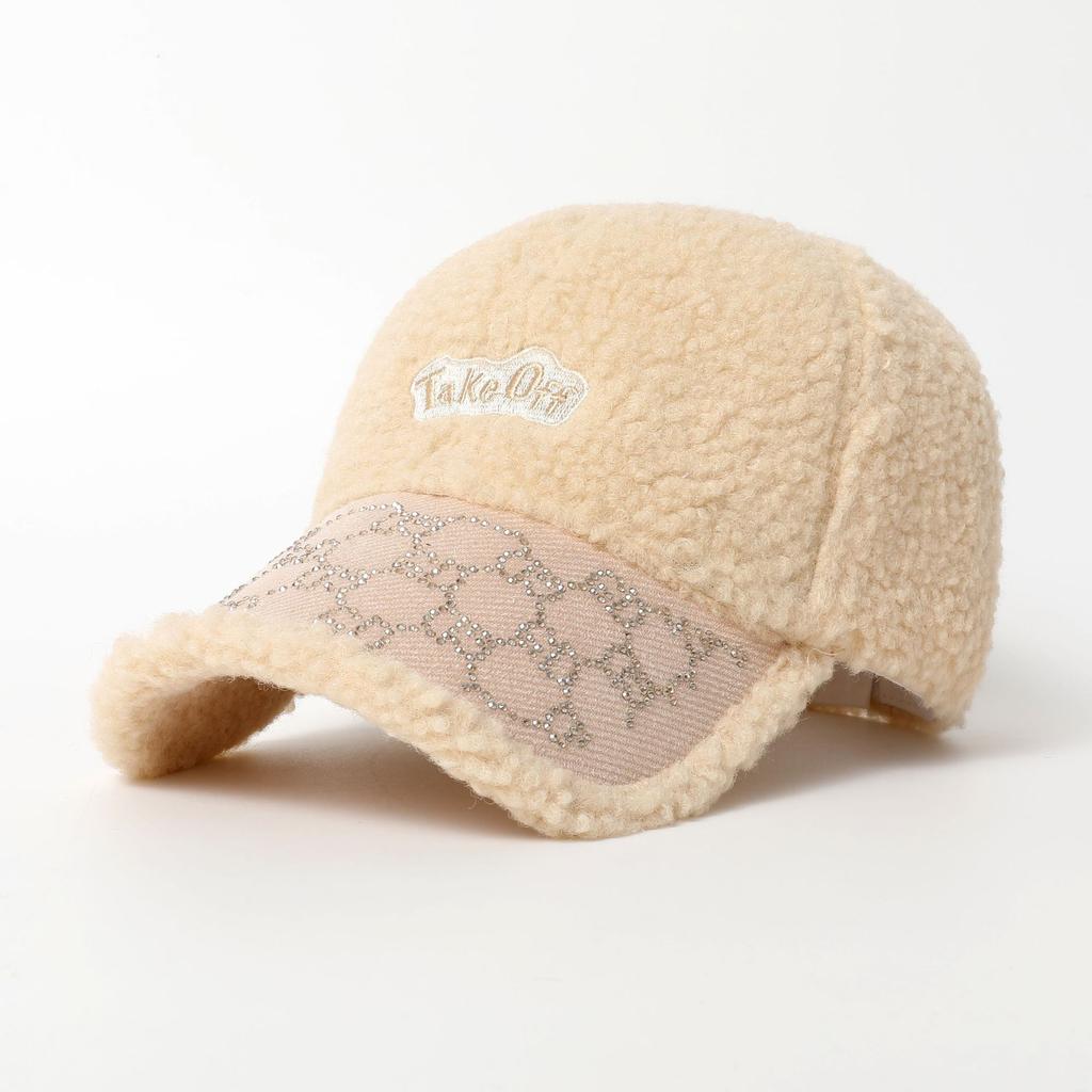 Autumn and Winter Season Embroidered Letter Baseball Cap for Women with Large Head Circumference and Wide Brim To Show Off The Face, Duckbill Hat