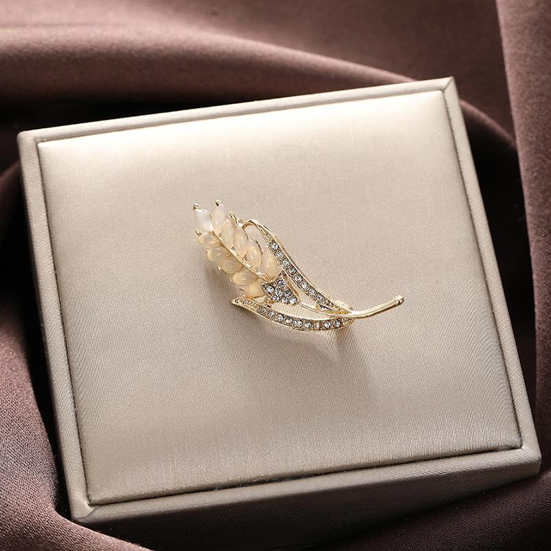 Rhinestone Wheat Ear Tulip Dandelion Pins For Women Pearl Plant Brooches Banquet Party Backpack Gifts Jewelry Accessories