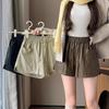 Damen Winter-Bootcut-Shorts aus PU-Leder mit hohem Bund: Elastischer Bund, lockerer Schnitt mit weitem Bein