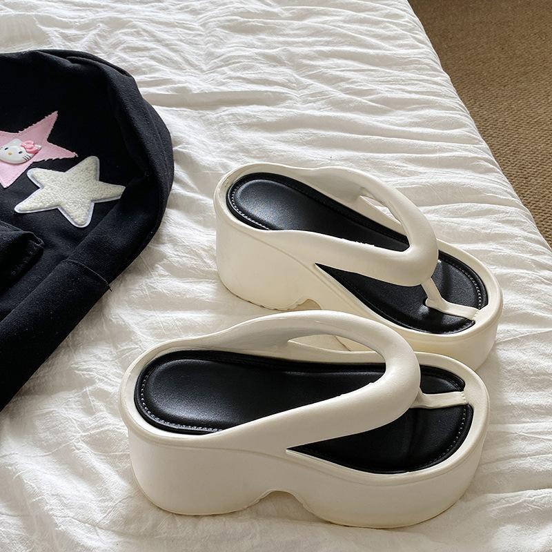 EVA thick-bottomed high-heeled flip-flops for women's summer wear fashion, small people increase their height beach pinch feet cool slippers