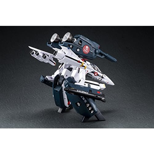 Super Dimension Fortress Macross: Do You Remember Love? 1/60 Scale Fully Transformable VF-1S Strike Valkyrie (Hikaru Ichijo) Movie Ver. Pre-painted Fi