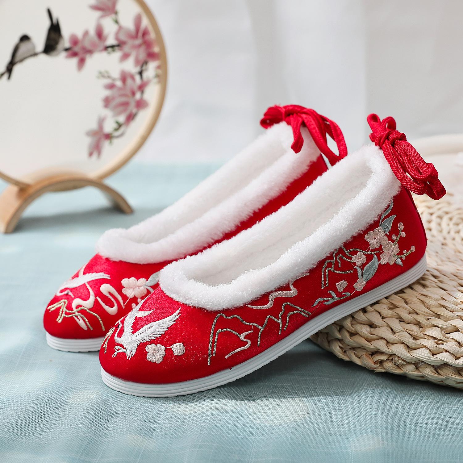 

Маокоу имеет феи, новые туфли-лодочки на плоской подошве, новые ботинки на шнуровке в античном стиле, вышитые туфли, обувь для ханьфу, тканевую обувь. 41 красный