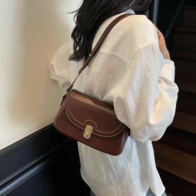 2025 Summer New Retro Fashion Versatile Flip Niche Design Shoulder Messenger Bag