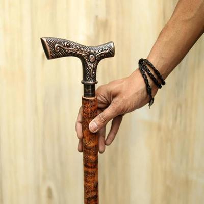 Canne de marche en bois de luxe avec poignée en cuivre antique Canne sculptée à la main pour le soutien à la marche Cadeau fonctionnel pour hommes Collectionneurs