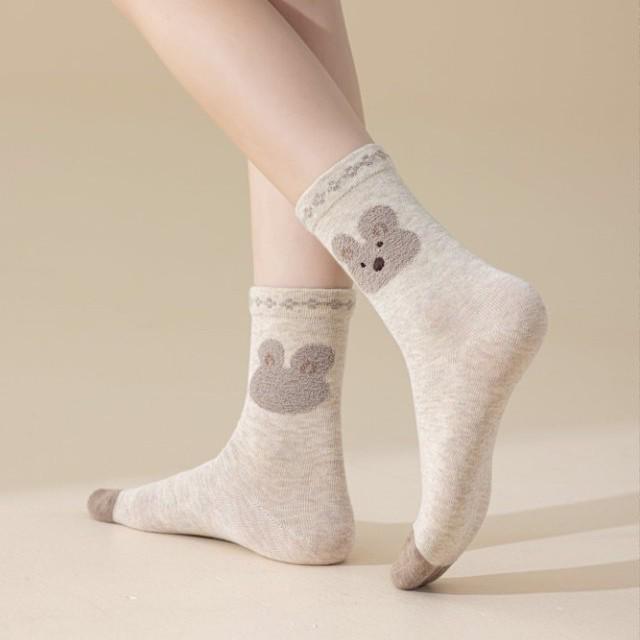 Retro Mid-Calf Women's Socks with Cartoon Bear Embroidery, Perfect for Autumn/Winter College Style