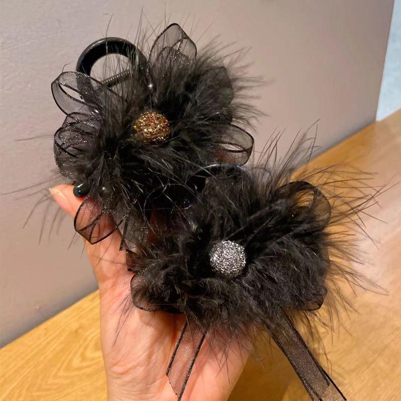 

2024 High-End Autumn/Winter Feather Bow Shark Hair Clip for Women