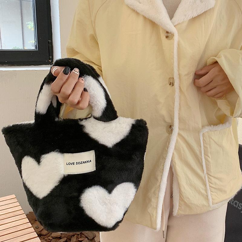 

Soft Plush Women s Small Bucket Bag Love Heart Pattern Ladies Clutch Purse Shoulder Bags Winter Fashion Female Faux Fur Handbags