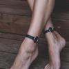 1 paio di cavigliere in pelle nera stile punk, catena per cavigliera da donna, accessori decorativi per i piedi Yk2, gioielli e regali