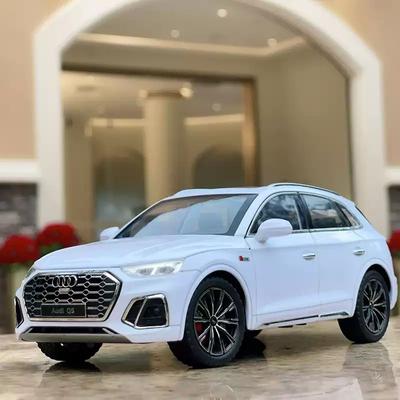 1:24 Q5 Rs7 Legierung Auto Diecast Modell Spielzeug Vorderradlenkung 6 Türen zu öffnen Sound Licht Rückzug Für Freunds Geburtstagsgeschenk