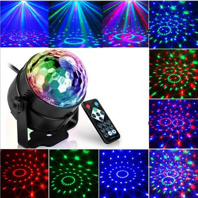 Skaņas aktivētas rotējošas disko bumbas/ballīšu gaismas Led disko gaisma RGB LED skatuves gaismas Ziemassvētku kāzām