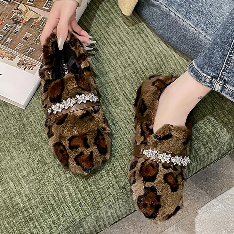 

Модная меховая женская хлопковая обувь Леопардовые балетки Короткие плюшевые модные ботинки Зимние теплые туфли-лоферы 2025 Уютные повседневные туфли Chaussure Femme 39 леопардовый