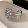 European & American Pleated Metal Bangle: Elegant Cold-Style Bracelet with High-End Luxury Design