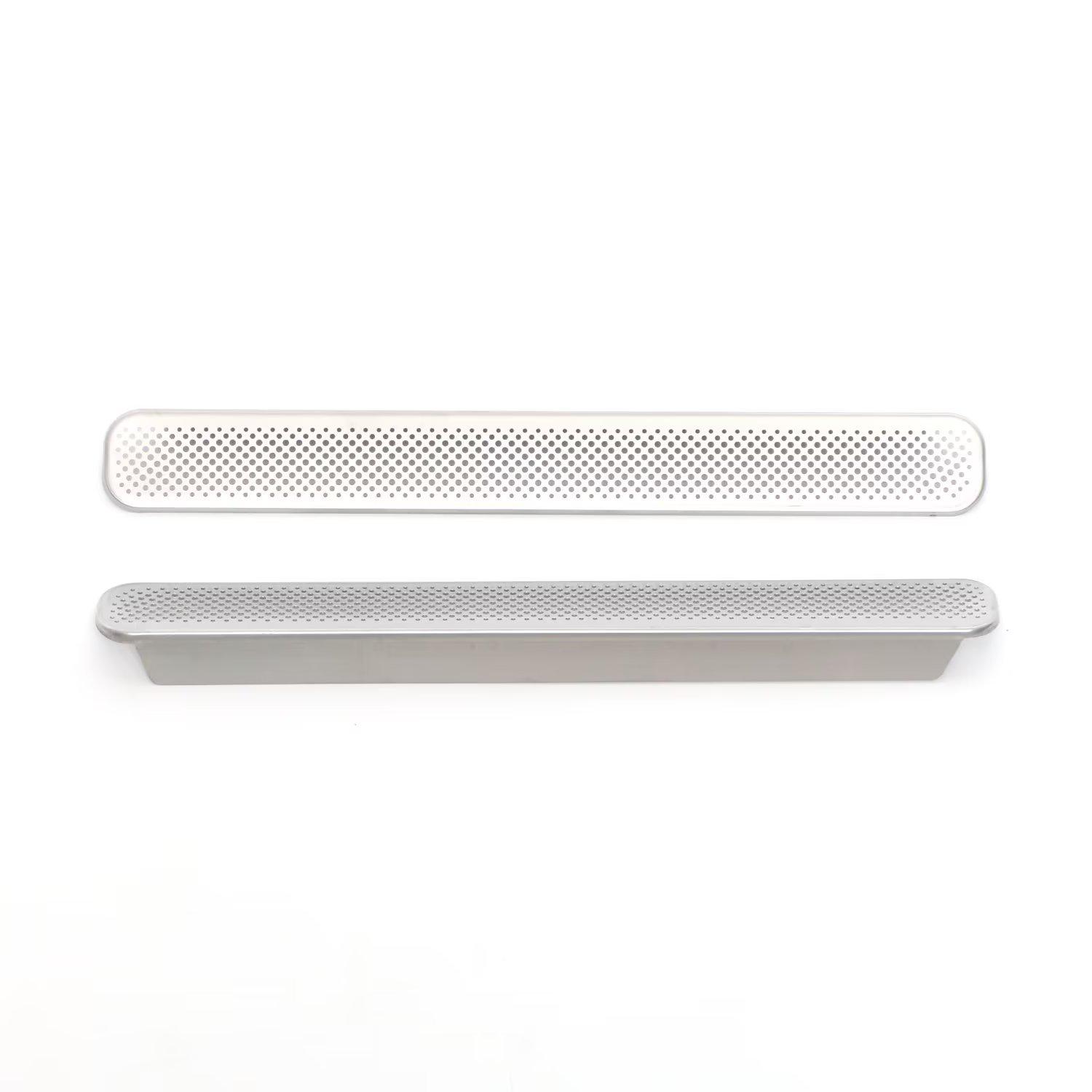 

23 MG7 Декоративный комплект пылезащитных крышек для потолочного светильника и динамика