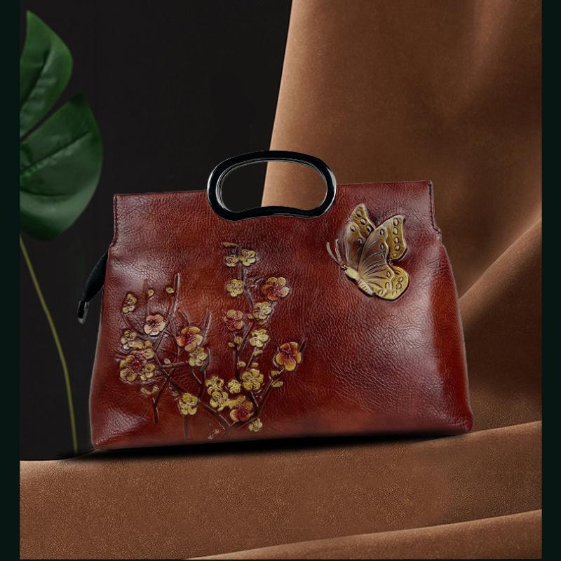 Chinese Literary Artistic National Style Women's Handbag for Cheongsam 2024 New Retro Embroidery Embossing Small Square Clutches Bag Ladies Dinner Bag