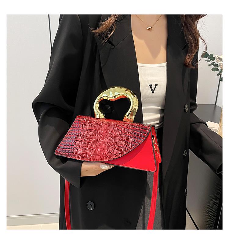 Individuelle Modische Unregelmäßige Klappe Krokodilmuster 2024 Trendige Kleine Quadratische Crossbody Tragetasche für Damen