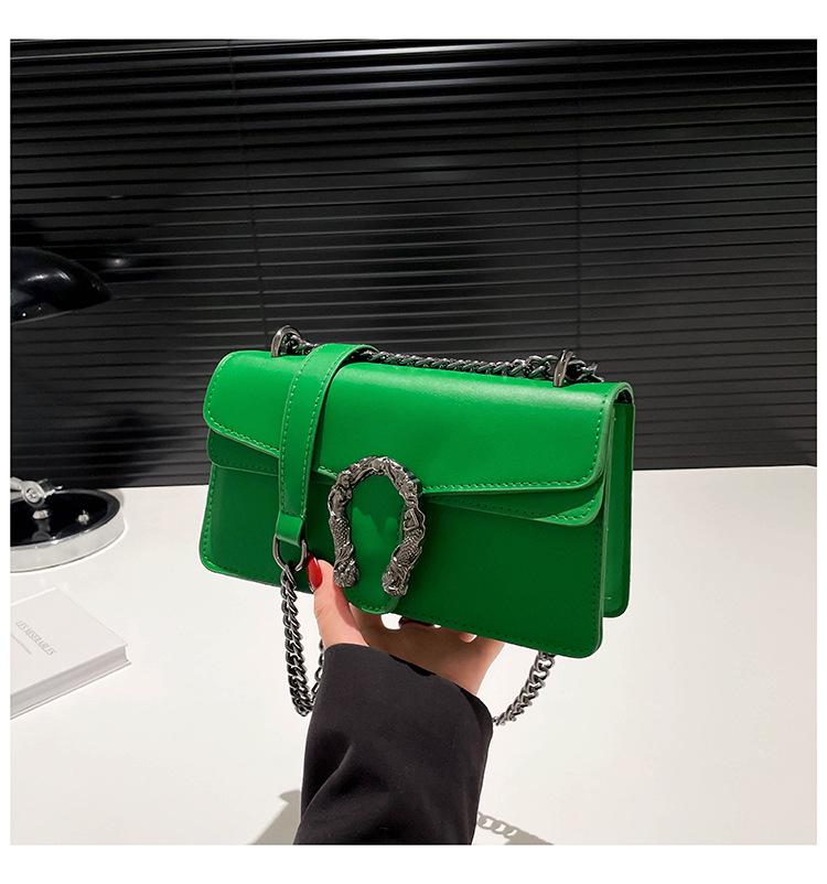 Modna kwadratowa torebka crossbody na łańcuszku damska 2025