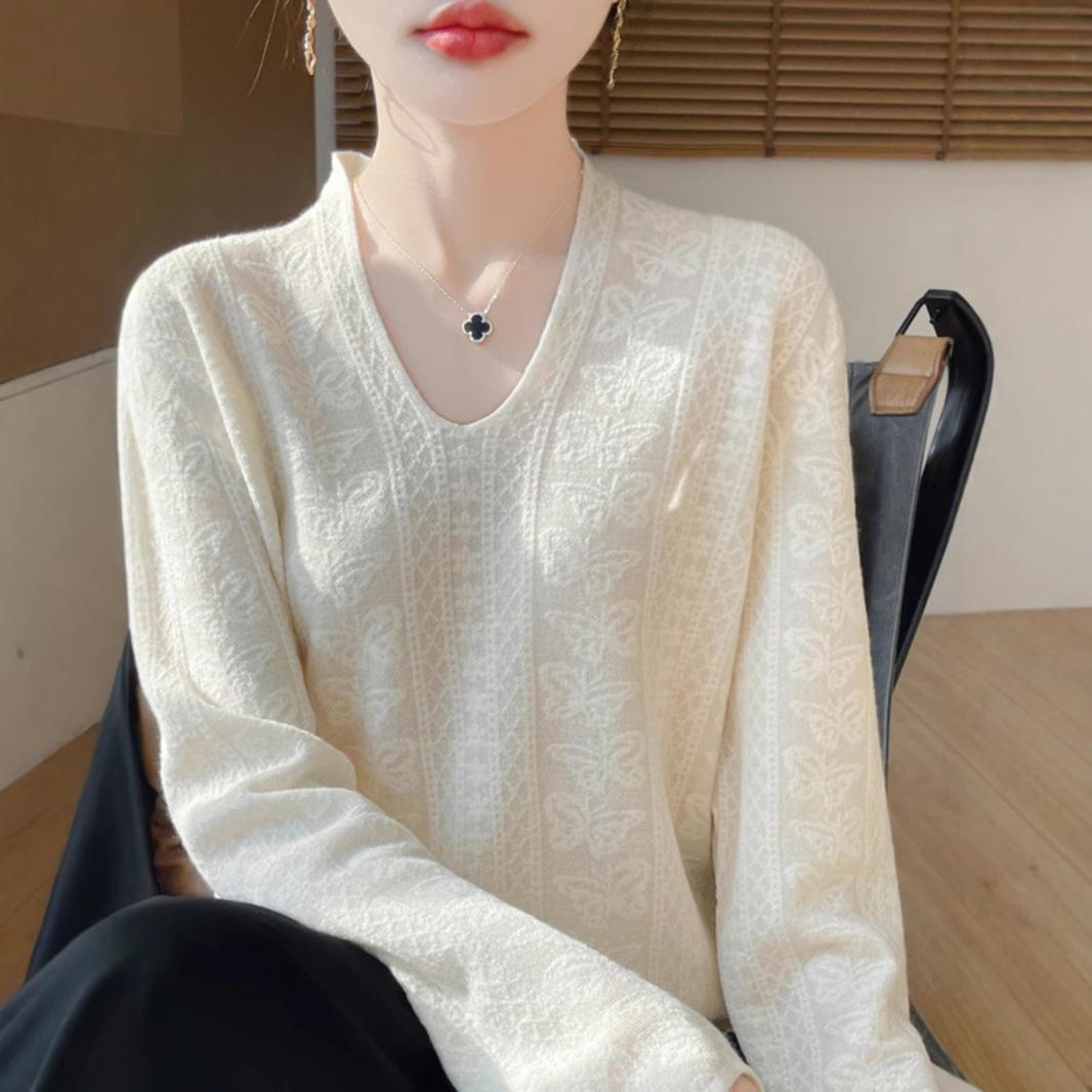 

Spring New Style V-neck Loose Knitted Sweater, Soft and Soft Women s Sweater, Super Fashionable Crochet Base Layer M білий