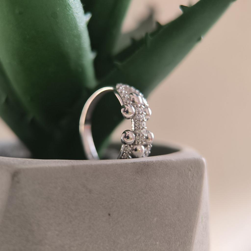 Серебряное кольцо с фианитами 0.32ct, вес изделия 2,27 гр (2197669)