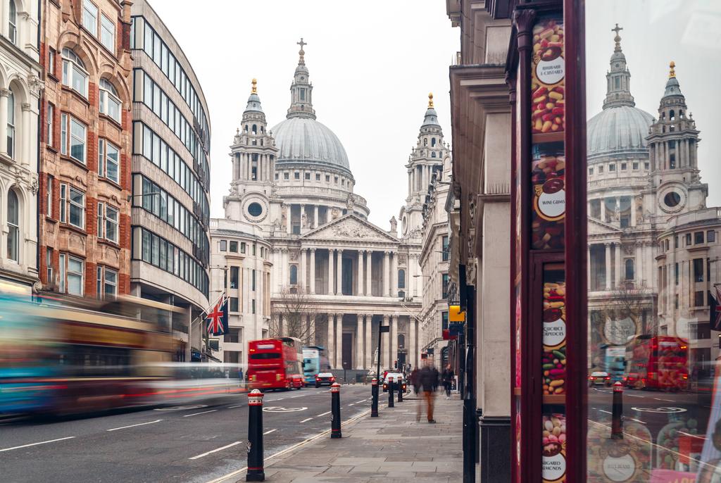 Photomural Cathedral In London Smooth Vinyl 416x254