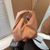 Niche design lazy wind commuter handbag female 2026 spring and summer texture hand bag