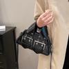 Niche Design Bag Women's 2024 Spring New High-end Retro Fashion Hand Bag Versatile Shoulder Messenger Bag