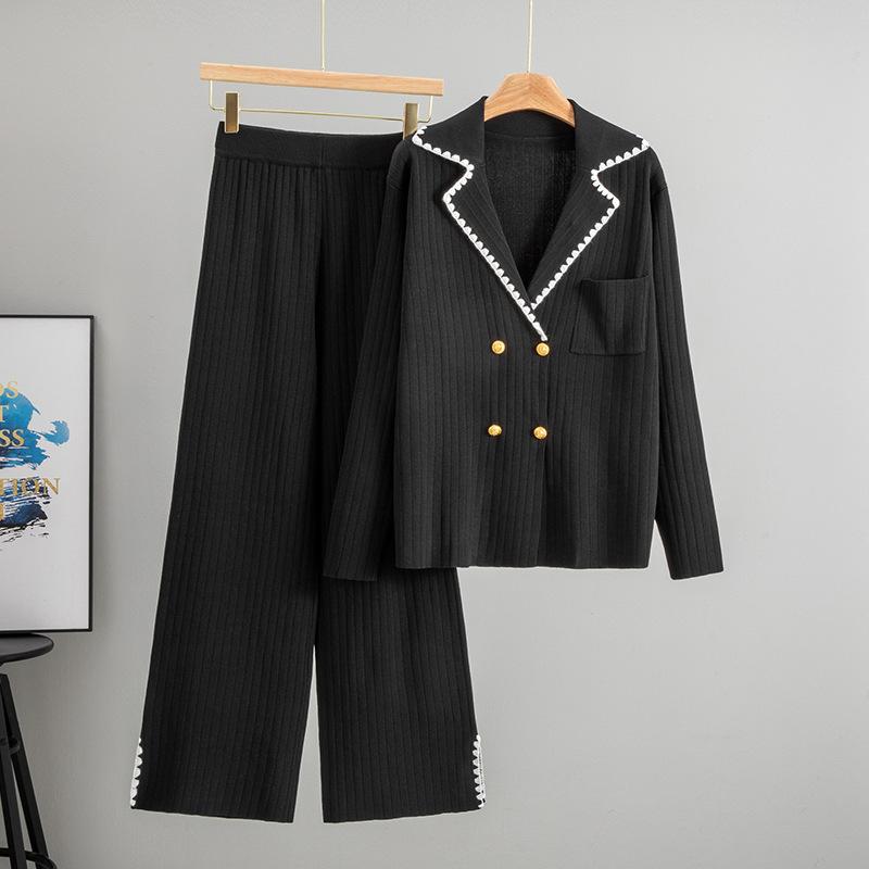 A Fashionable Autumn and Winter Knitted Casual Slimming and Stylish Two-piece Set for Women