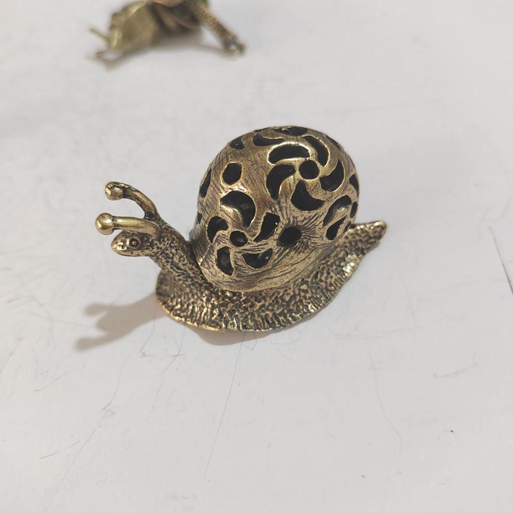 Copper-Plated Snail Incense Holder: Creative Micro-Carved Animal Ornament and Tea Pet