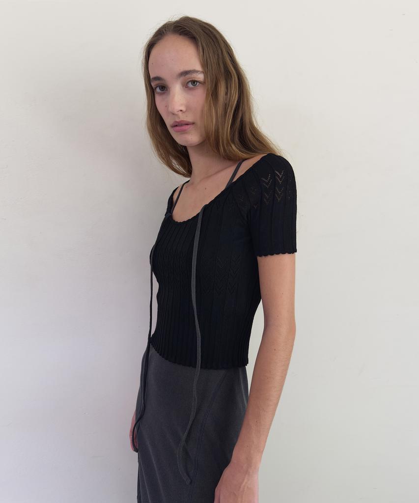 Daiaegeuneol Scallop Half Sleeve Knit (Black)