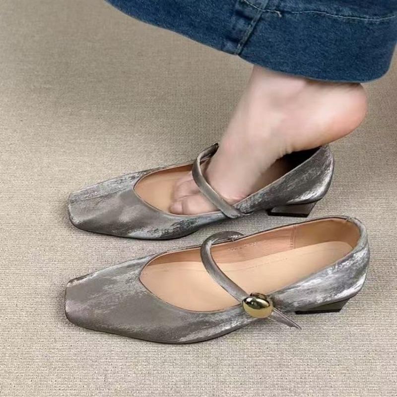 Fashion French Thick-heeled Mary Jane Shoes Are Retro and Versatile, Featuring A Single Leather Strap with A Shallow Mouth