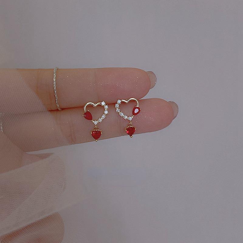 Small Sweet Love Earrings Gentle Zircon Earrings Red Super Flash Earrings New Year Autumn and Winter Earrings