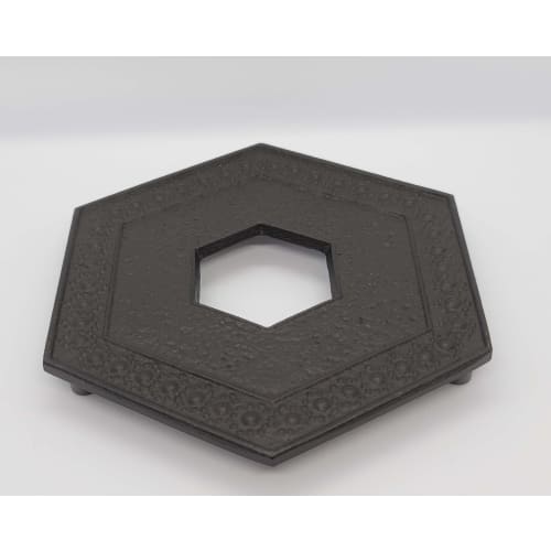 Iwachu Hexagonal Tortoise Shell-Shaped Kettle Base, Large, Black, 13.5 x 15 cm, Nambu Ironware, 17006