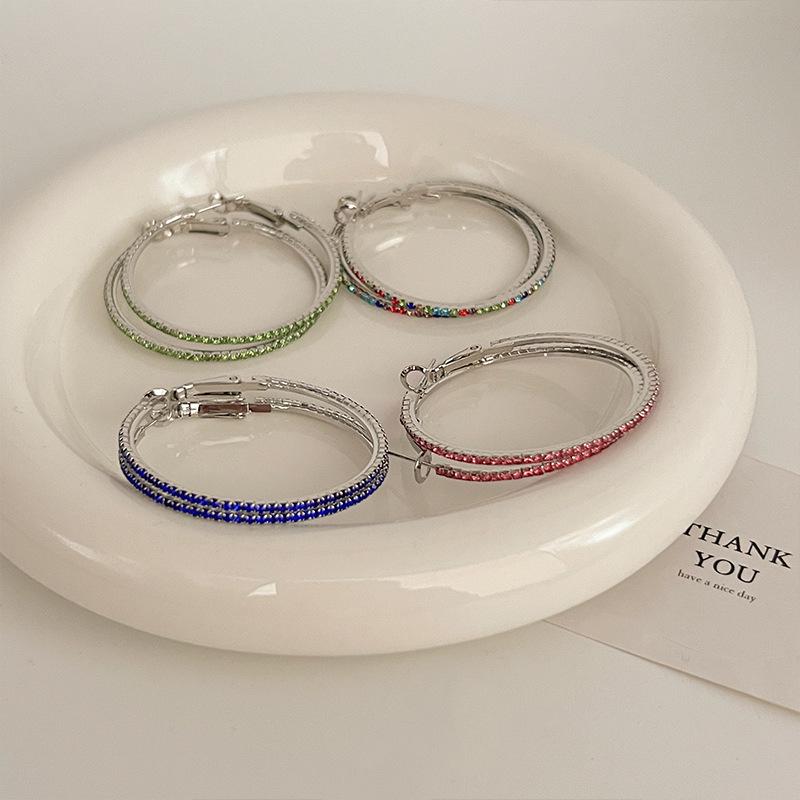 Boucles d'oreilles créoles rétro européennes et américaines colorées - Design exagéré, accessoires de mode haut de gamme