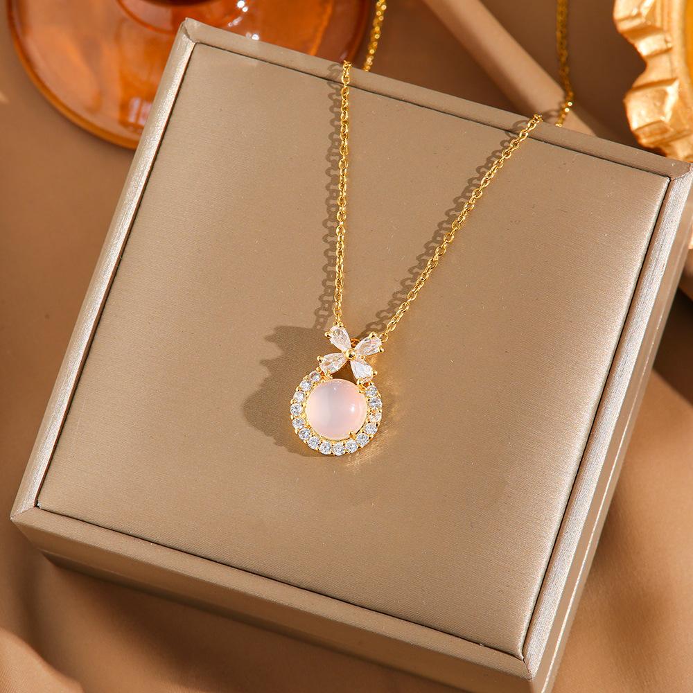 Four Leaf Clover Pendant Necklace For Women Fashionable Zircon Crystal Adjustable Chain Delicate And Versatile Jewelry