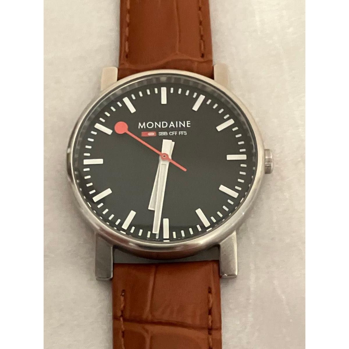 Used Price reduction in operationMONDAINE 30300 QZ Black Dial QZ Watch Leather Strap Newly Replaced