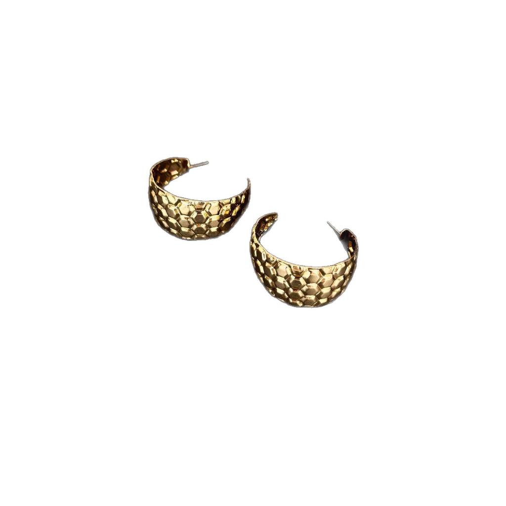 European & American Punk Style C-Shaped Metal Hoop Earrings - Bold, Electroplated, Light Luxury Design.
