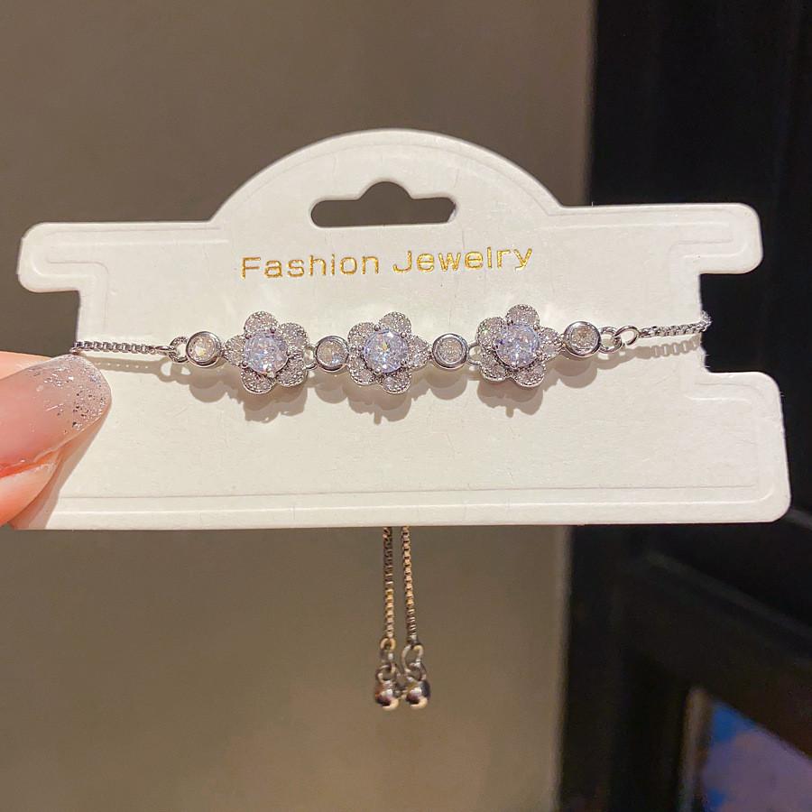 Light Luxury Female Geometric Oval Bracelet With Gold Plated Zirconia Design