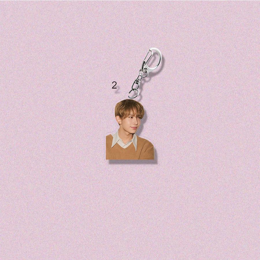 ENHYPEN Cute Casual Photo Keychain, ENHYPEN Member Portrait Acrylic Pendant, Kpop Fans Aesthetic Bag Charm